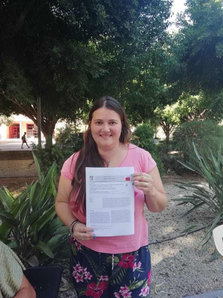 Ana Belén goes for the hybride !! Her paper has just appeared in Applied Surface Science. Congratulations Ana Belén !!