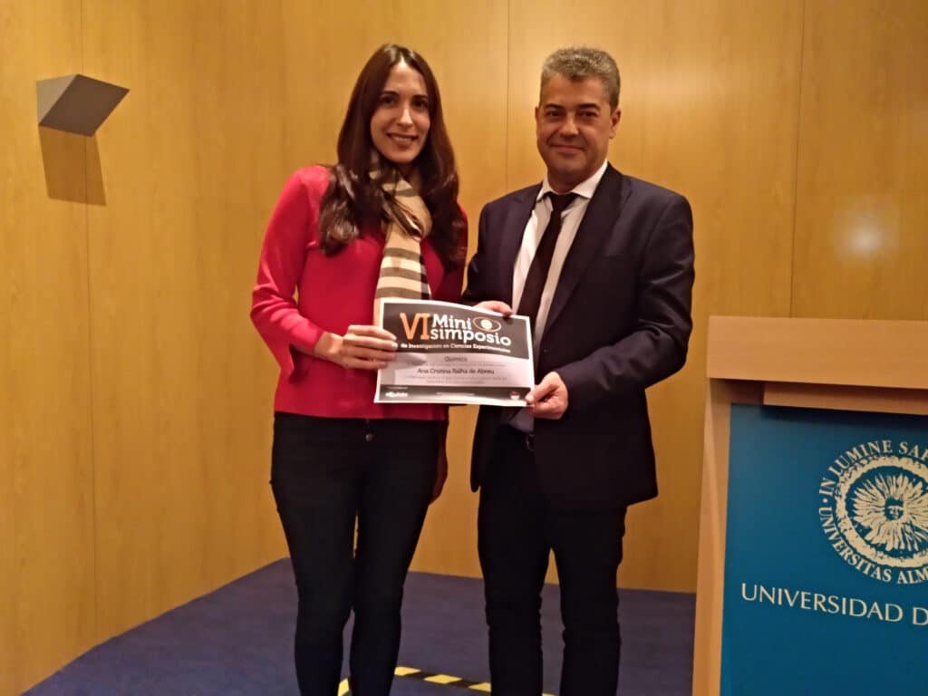 Ana wins the Prize of Best Flash Presentation in the 6th Minisimposium of Experimental Sciences 2017 ! First posdoc of the group that makes this achievement !