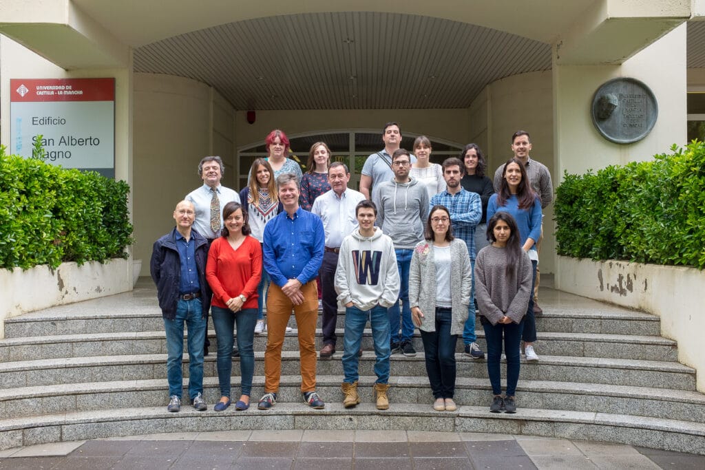 Ana, Luisma and Curro join the first NMR course in UCLM !