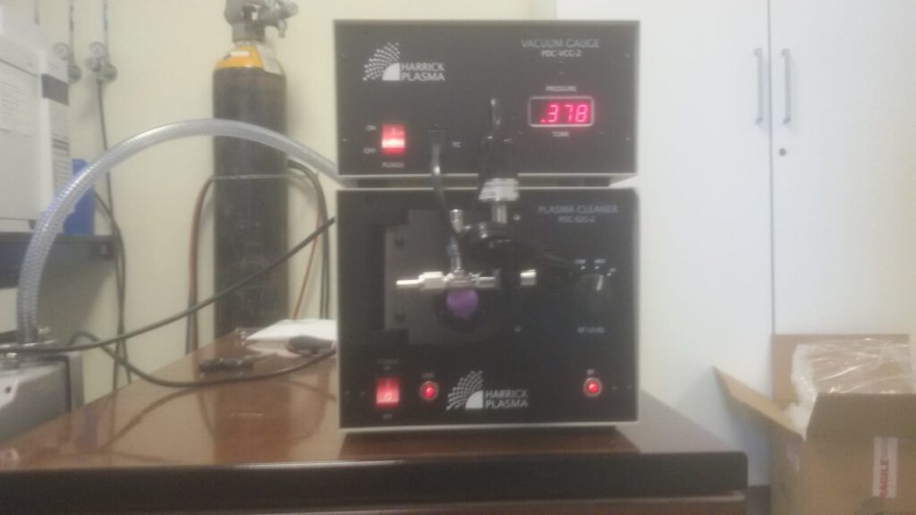 We have installed our new Plasma Cleaner. We are now ready to activate and oxidize stuff !!