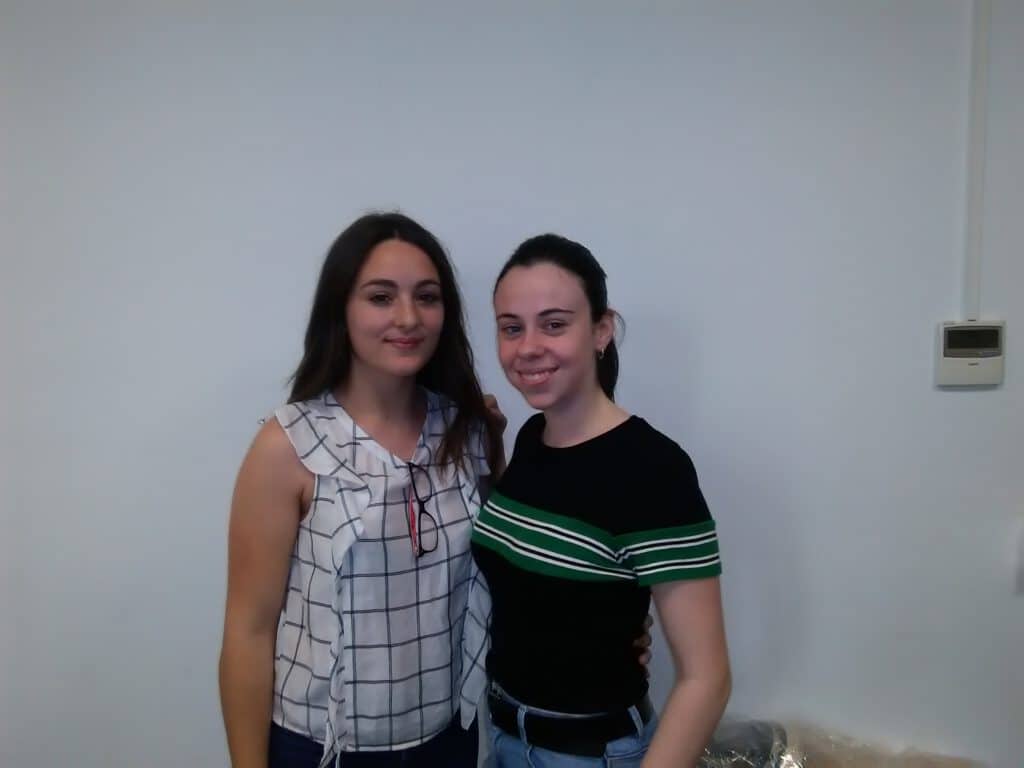 María del Mar and Jennifer are the first chemistry students that will enjoy the «Prácticas de Verano» in the group !