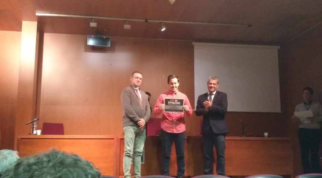 Luisma wins the Prize of Best Flash Presentation in the 7th Simposium 2018 ! Congratulations Luisma ! Well done !
