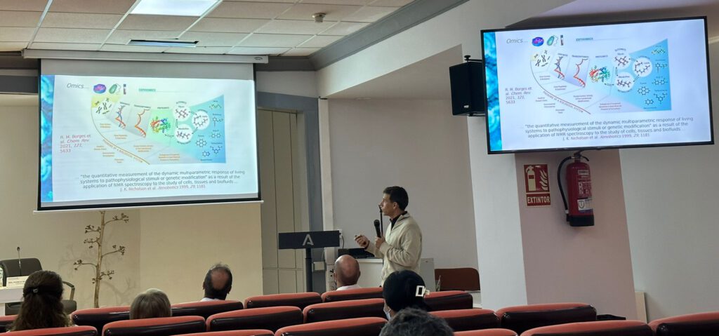 Nacho gives a talk in the first edition of «CICLO DE SEMINARIOS CIENTÍFICOS HUT-UAL FUSIÓN” at the Torrecárdenas University Hospital