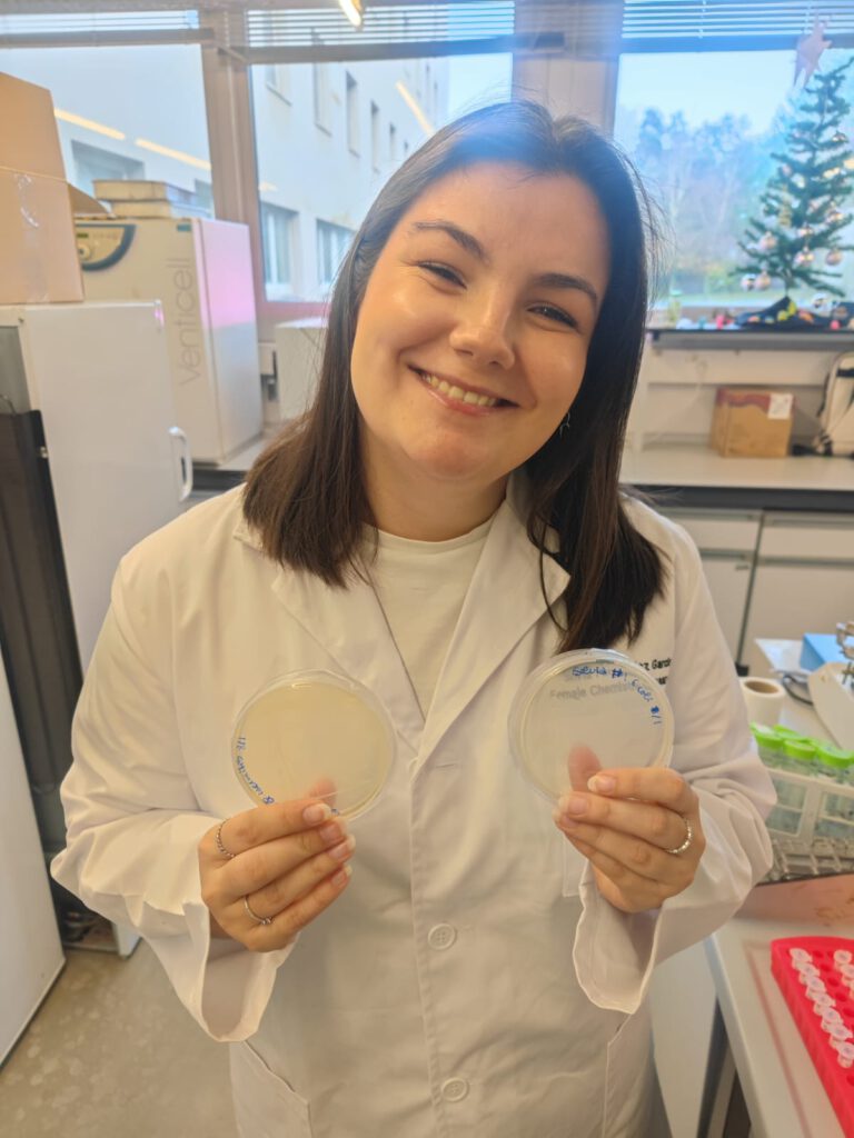 Silvia carries out a research stay in microbiology at the Faculty of Engineering of the University of Porto (FEUP)